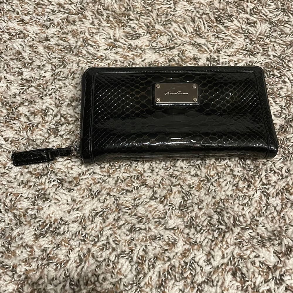 Kenneth Cole Wallet!!